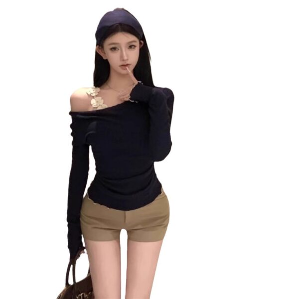 three-dimensional flowers, design, top, women, autumn | 9011 - Image 5